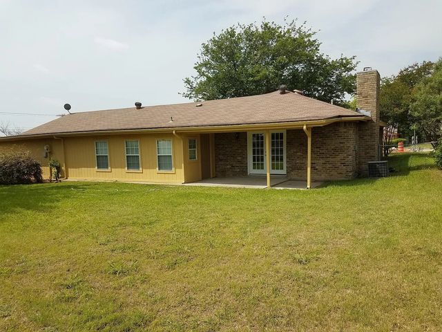 100 Lochness Lane, Benbrook, TX 76126
