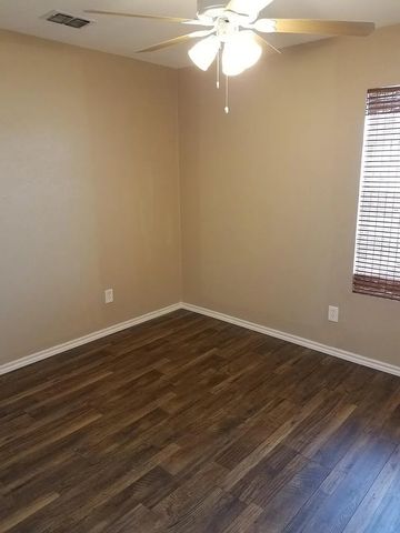 100 Lochness Lane, Benbrook, TX 76126