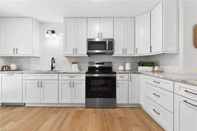 1824 Slalom DR, Virginia Beach, VA 23453