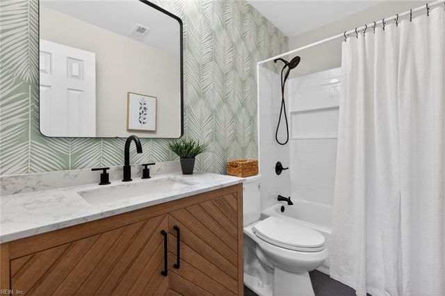 1824 Slalom DR, Virginia Beach, VA 23453