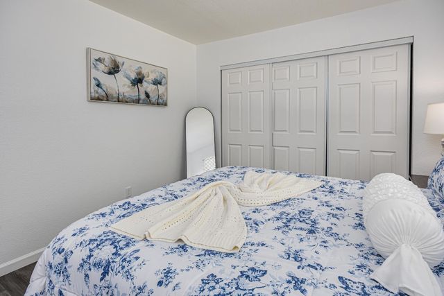 7156 Stanford Oak Dr, Sacramento, CA 95842