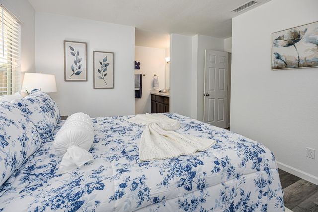 7156 Stanford Oak Dr, Sacramento, CA 95842
