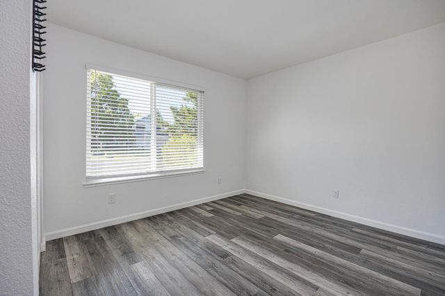 7156 Stanford Oak Dr, Sacramento, CA 95842