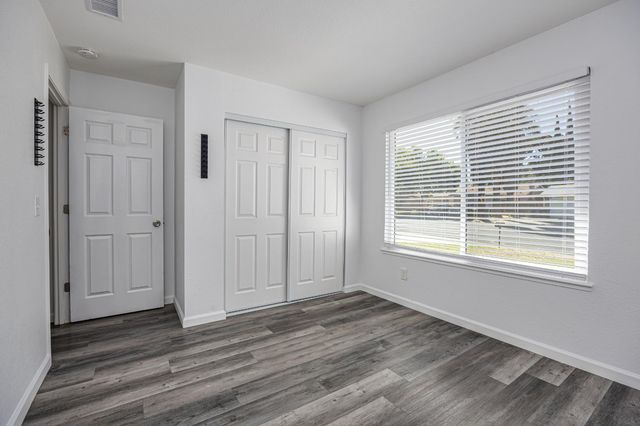7156 Stanford Oak Dr, Sacramento, CA 95842