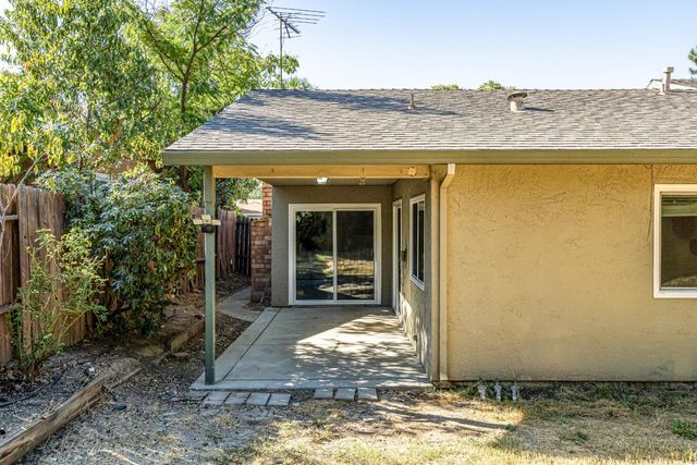 7156 Stanford Oak Dr, Sacramento, CA 95842