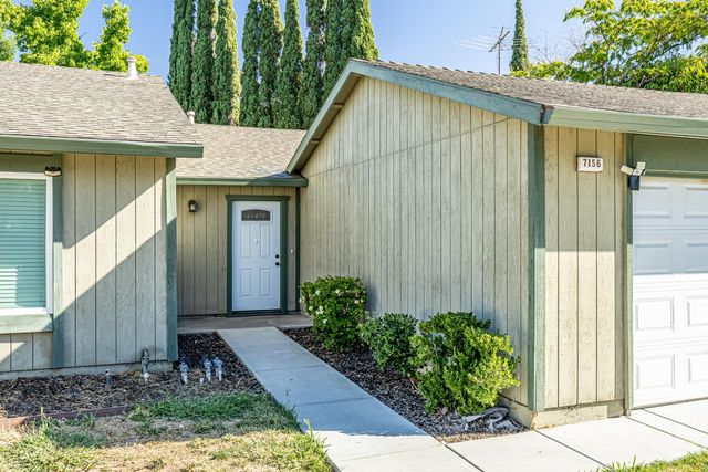 7156 Stanford Oak Dr, Sacramento, CA 95842