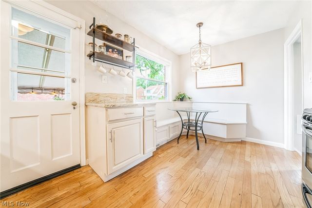 1376 Parkview Drive, Lyndhurst, OH 44124