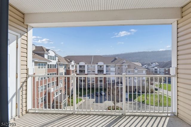 9402 Warrens Way, Wanaque Boro, NJ 07465