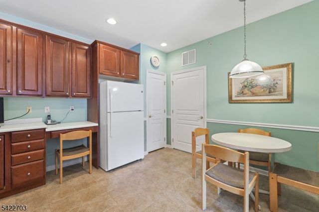 9402 Warrens Way, Wanaque Boro, NJ 07465