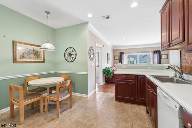 9402 Warrens Way, Wanaque Boro, NJ 07465