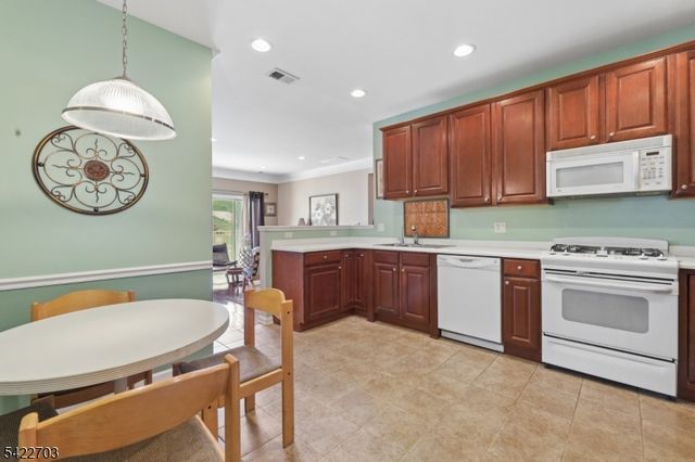 9402 Warrens Way, Wanaque Boro, NJ 07465