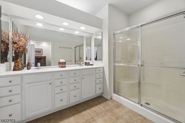 9402 Warrens Way, Wanaque Boro, NJ 07465