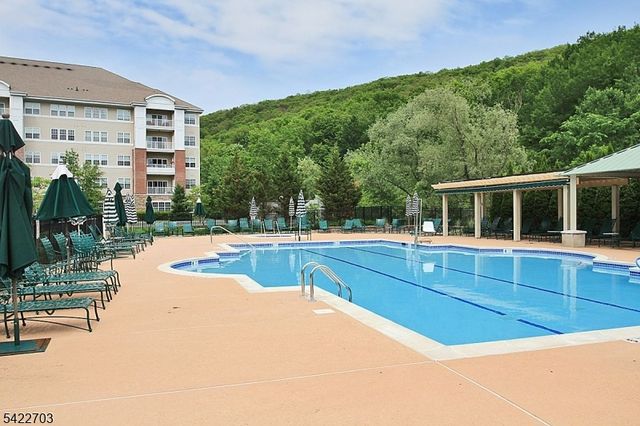 9402 Warrens Way, Wanaque Boro, NJ 07465