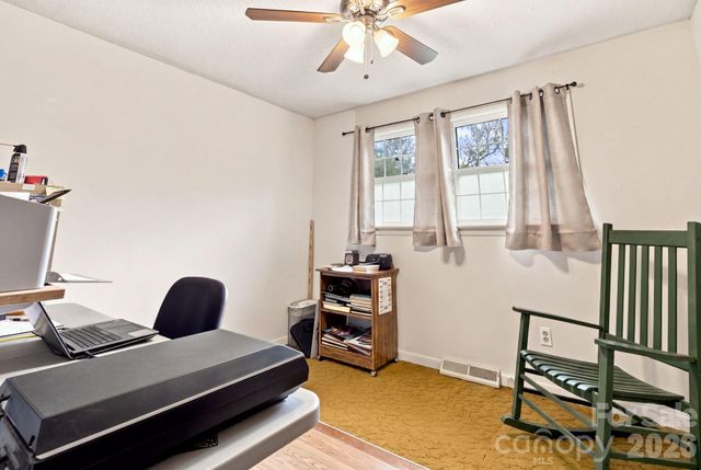 1714 Lazenby Street, Newton, NC 28658