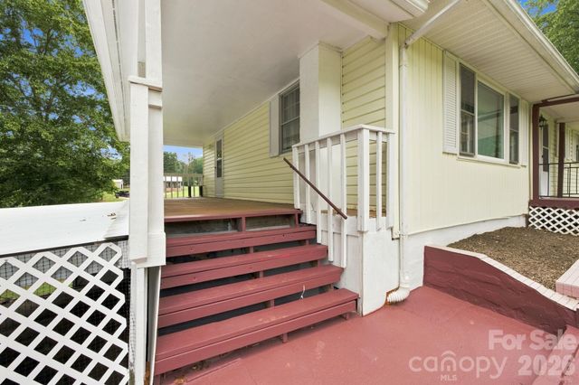 1714 Lazenby Street, Newton, NC 28658