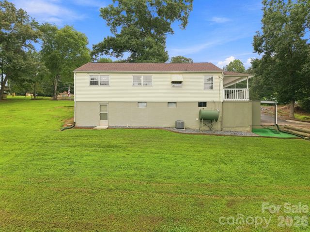 1714 Lazenby Street, Newton, NC 28658