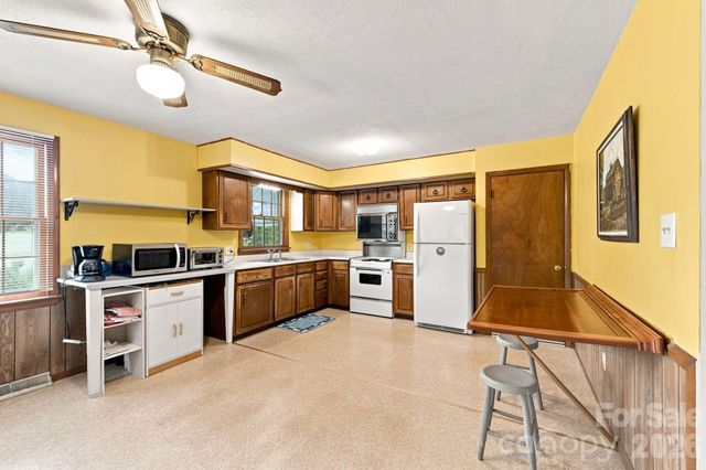 1714 Lazenby Street, Newton, NC 28658