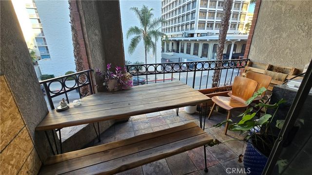 35 Linden 301, Long Beach, CA 90802