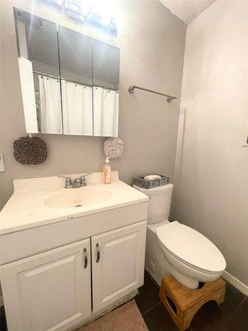 703 W Crestland DR, Austin, TX 78752