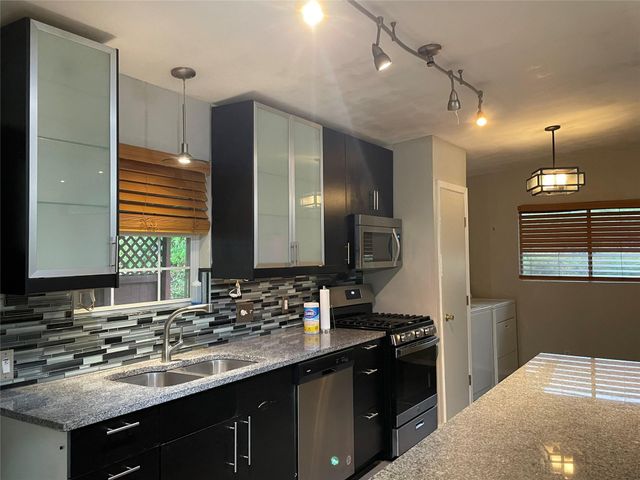 703 W Crestland DR, Austin, TX 78752