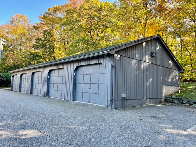 308 Conestoga Way 308, Glastonbury, CT 06033