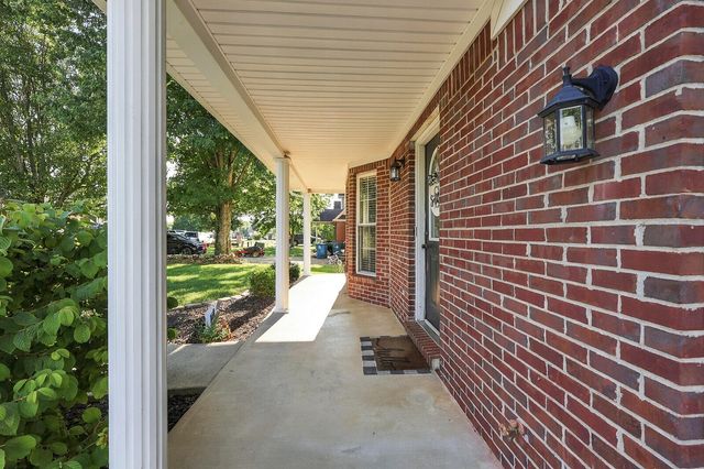 2262 Clearwater Drive, Lawrenceburg, KY 40342