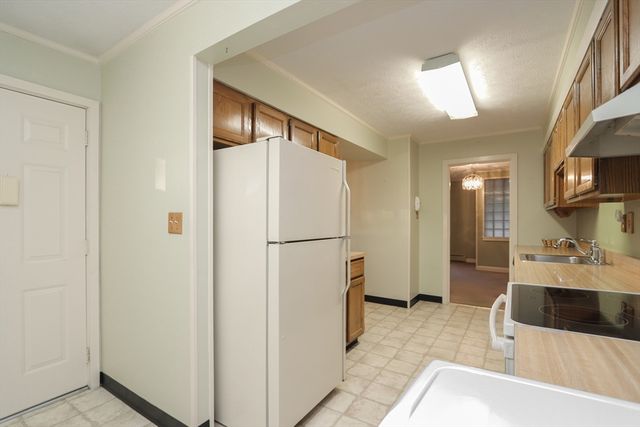 125 Greenwood Ter 125, Chicopee, MA 01022