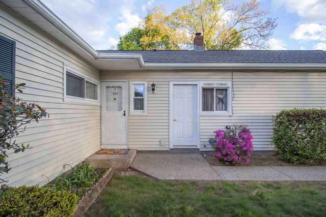 125 Greenwood Ter 125, Chicopee, MA 01022
