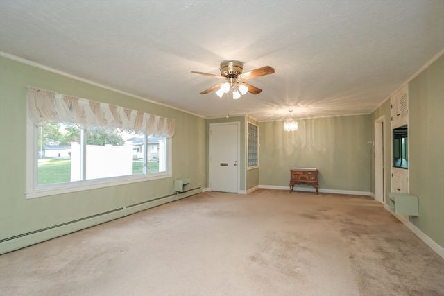 125 Greenwood Ter 125, Chicopee, MA 01022