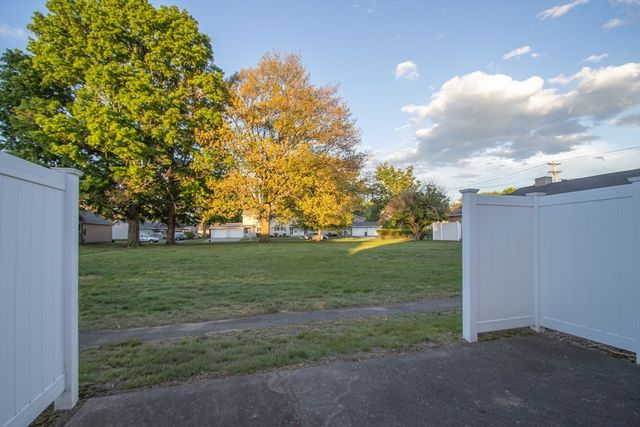 125 Greenwood Ter 125, Chicopee, MA 01022