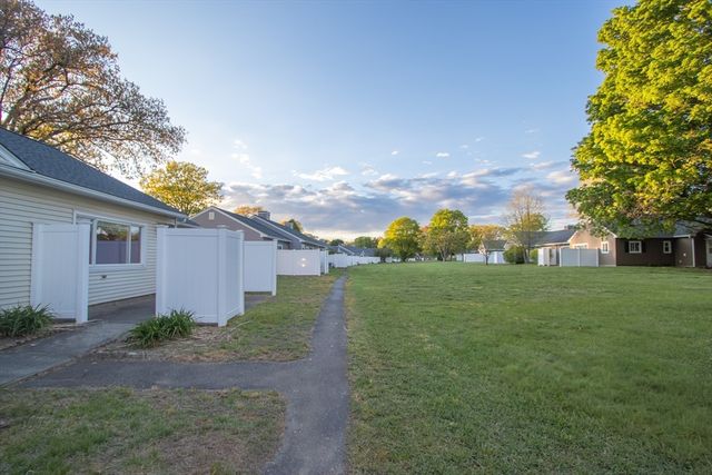 125 Greenwood Ter 125, Chicopee, MA 01022