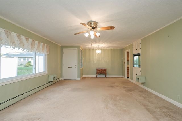 125 Greenwood Ter 125, Chicopee, MA 01022
