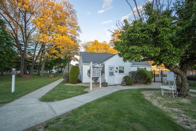 125 Greenwood Ter 125, Chicopee, MA 01022