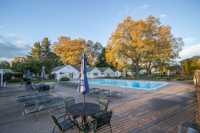 125 Greenwood Ter 125, Chicopee, MA 01022