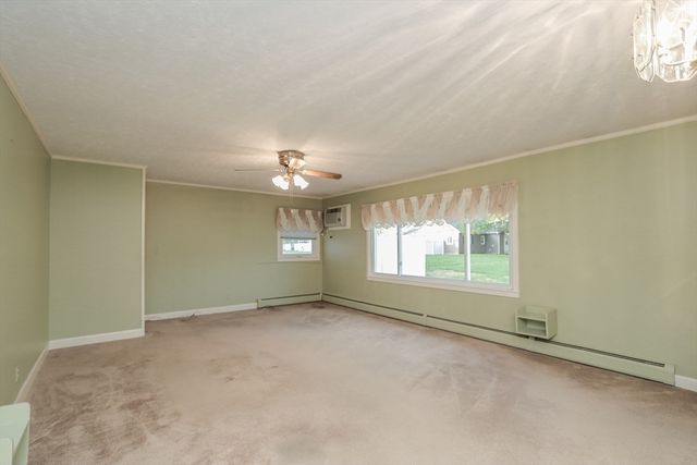 125 Greenwood Ter 125, Chicopee, MA 01022