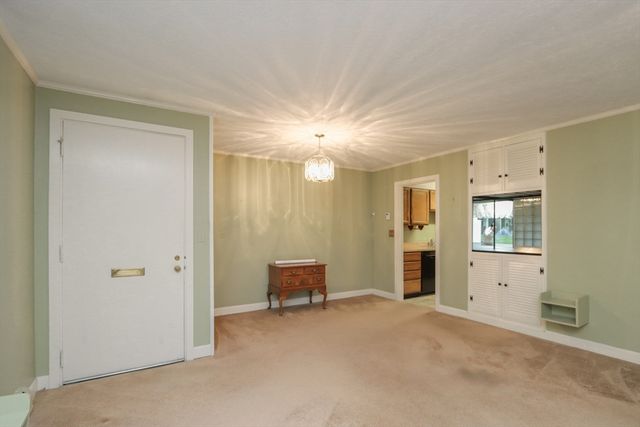 125 Greenwood Ter 125, Chicopee, MA 01022