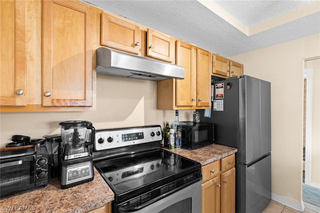 3322 N Key DR 1, North Fort Myers, FL 33903