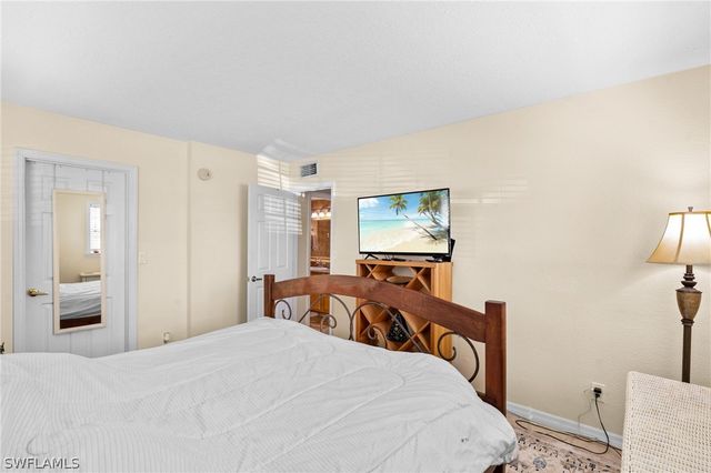 3322 N Key DR 1, North Fort Myers, FL 33903