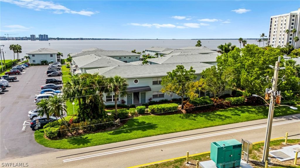 3322 N Key DR 1, North Fort Myers, FL 33903