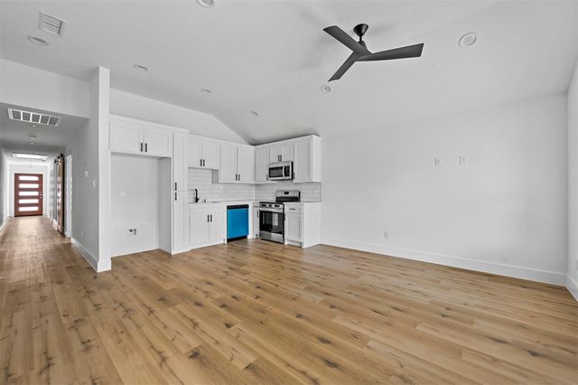 2005 Bourland Street B, Greenville, TX 75401