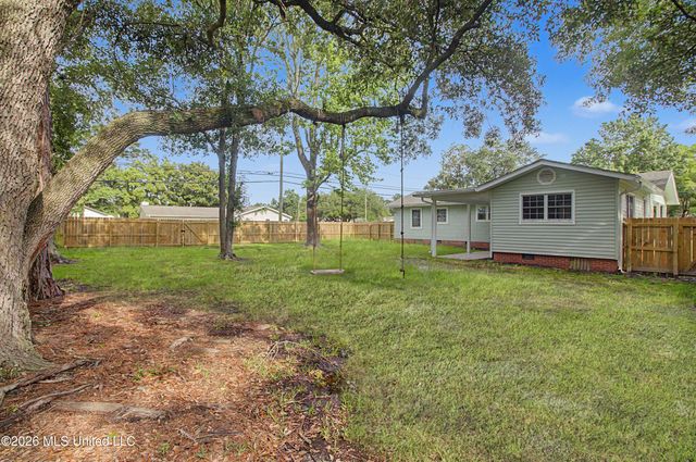 300 42nd Street, Gulfport, MS 39507