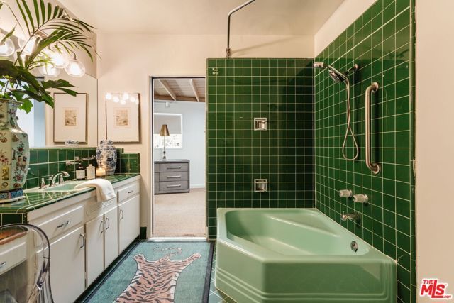 809 Broom Way, Los Angeles, CA 90049