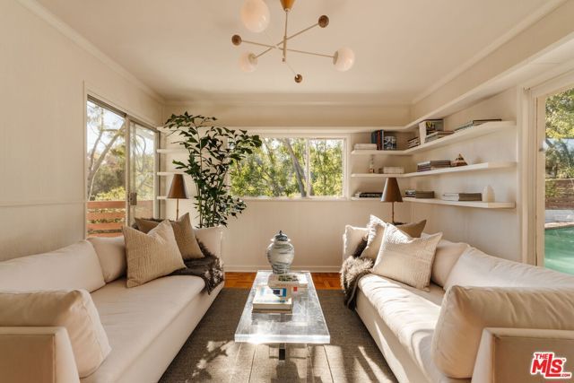 809 Broom Way, Los Angeles, CA 90049