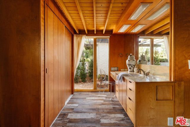 809 Broom Way, Los Angeles, CA 90049