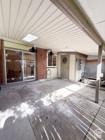 6056 S 2075 E, Holladay, UT 84121