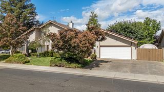2111 LIDO Cir, Stockton, CA 95207