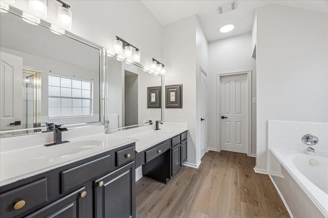 11207 Briscoe Lane, Pearland, TX 77584