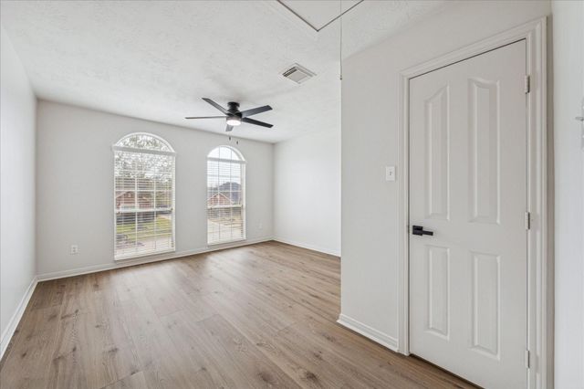 11207 Briscoe Lane, Pearland, TX 77584