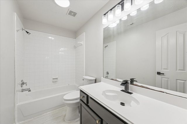 11207 Briscoe Lane, Pearland, TX 77584