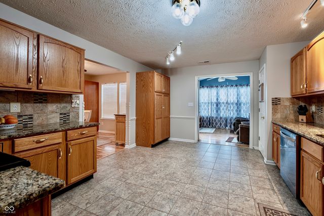 25 English Green, Westfield, IN 46074